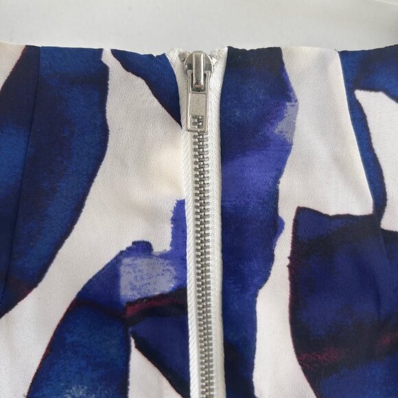 Jay.e blue abstract floral shell sleeveless top blouse size large zipper detail - Picture 7 of 10